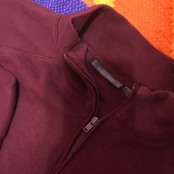 Madison XL burgundy pull over - Picture 4 of 4